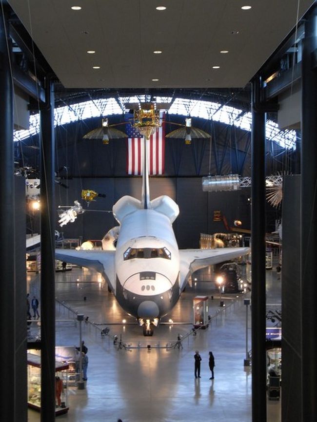 出張の合間に、スミソニアン航空宇宙博物館別館のウドバー・ハジー・センターへ。<br />ダレス国際空港の南側にあり、ワシントンDC方面からは、アクセス悪いですが、DCの航空宇宙博物館よりもたくさんの展示が見られます。