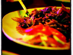 スクンビット通りのHONEY HOUSEホテル1階のタイ料理レストランで乾杯！