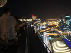 ５７階から見たシンガポール　話題のマリーナベイサンズに宿泊（プールやその周辺詳細）
