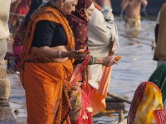 5. インド・ネパール　懐かし旅　バラナシ　ガンジス河の沐浴風景