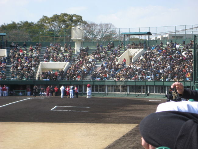 明石公園野球場でのプロ野球オープン戦<br />東北楽天イーグルスｖｓ千葉ロッテマリーンズ戦の試合観戦してきました。