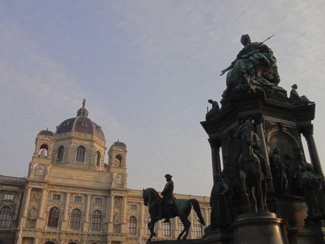 久しぶりにウィーンへ。<br />気温マイナス10℃とすごく寒かったけど、<br />美術館巡りやオペラ鑑賞など<br />充実した4泊6日の旅行となりました。