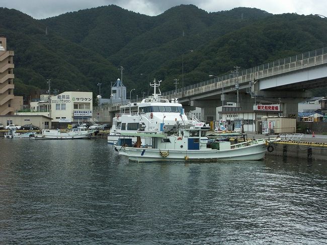 未曾有の大地震　被災者の皆さん心よりお見舞い申し上げ<br /><br />　なくなられた方のご冥福をお祈りいたします。<br /><br />救助の方々ご苦労様です。<br /><br />　　　　感謝<br /><br /><br /><br />この町が　まさかの大津波、、<br /><br />　せめて、、義捐金にしか参加できません。<br /><br />枚数は少ないですが　震災まえの釜石の町を拝見頂き<br /><br />　今後の復興の助けの一環になればと思います<br /><br />説明　順は、、日がたっているので　間違いもあるかも知れません<br /><br />精一杯思い出しながら作成いたします。<br /><br />※<br />釜石で身元不明のご遺体を　土葬にと検討されていると　<br /><br />新聞記事にありました<br /><br />涙。。です。。　合掌。。