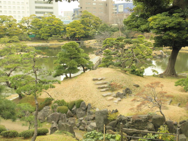 　東京滞在最後の日は「ヴィジェ・ルブラン展」を観る予定でしたが、大震災の影響で閉館でした。<br />皇居の方に歩き今日は東御苑に入れるかなと思いましたが休園でした。<br />急きょ旧芝離宮恩賜庭園に行きました。