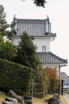 2011春、豊田市美術館(3/3)：挙母城隅櫓、又日亭、豊田市民文化会館へ