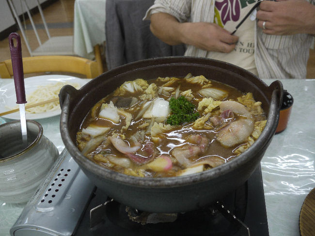 亀山市にある関ロッジに宿泊したときに食べた夕食と朝食をご紹介します。<br /><br />なお、このアルバムは、ガンまる日記：忍者紀行（５）[http://marumi.tea-nifty.com/gammaru/2011/04/post-dff7.html]とリンクしています。詳細については、そちらをご覧くだされば幸いです。