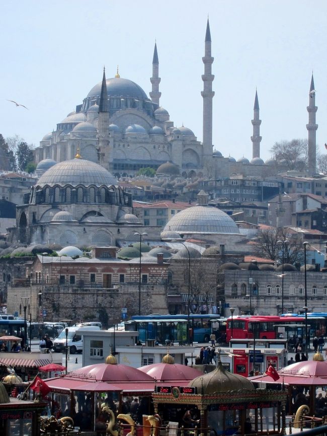 古都ブルサへの小旅行の後、再びイスタンブールで街歩き。新市街を中心に散策する。