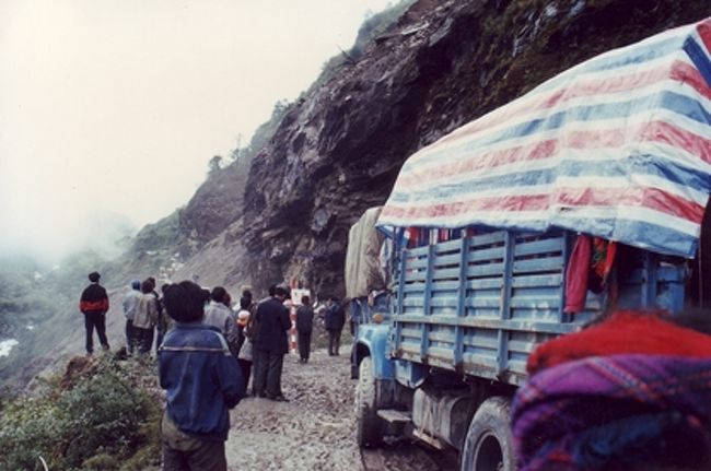 ★ちょっと昔の中国とネパール（３）チベット自治区からネパールへの国境越えはへヴィだった（11・04再編）