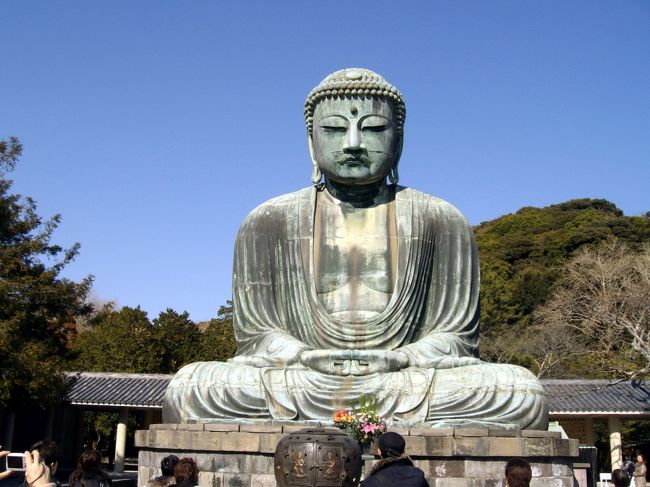 オーストラリアから姉と姪が来たので、<br /><br />手軽に日本的な情緒が味わえる鎌倉に行くことにしました。<br /><br />効率よく観光する為、はじめて はとバスを利用しました。