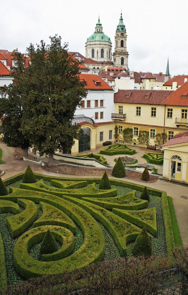 中欧3都市周遊の旅プラハ（6）マラー・ストラナの６つの城下庭園とヴルトボフスカー庭園とヴァルトシュテイン宮殿を歩く。