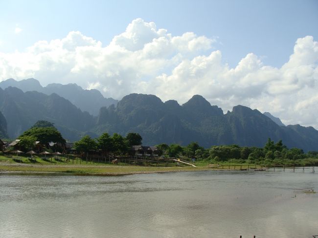 ラオス・タイ北部放浪の旅 3（バックパッカーの街バンビエン編）