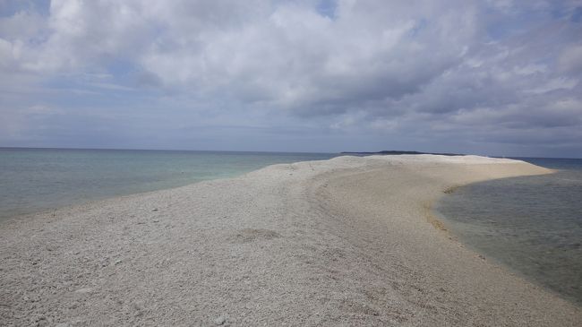 【行程】<br /> 1日目:羽田空港→石垣空港 <br /> 2日目:川平湾、竹富島<br /> 3日目:西表島<br /> 4日目:小浜島<br /> 石垣空港→那覇空港→羽田空港 <br /><br />【食事したところ】<br /> ・とうふや比嘉<br /> ・ぱぱや<br /> ・かにふ<br /> ・ぱいかじ<br /> ・担たん亭<br /> ・Papaiya