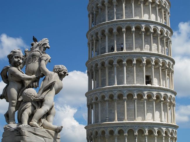 今年のGWはまたまた大好きなイタリアへ。<br />旅はあわただしい日常を離れ(小さな)ストレスから<br />解放されるための貴重な時間。<br />お気楽テキトーなイタリアの空気はそんな目的にはピッタリ!<br /><br />ローマからフィレンツェへ移動、花の都フィレンツェと<br />ピサの町を楽しみました。<br />完全修復を終えすっかりきれいになった斜塔です。