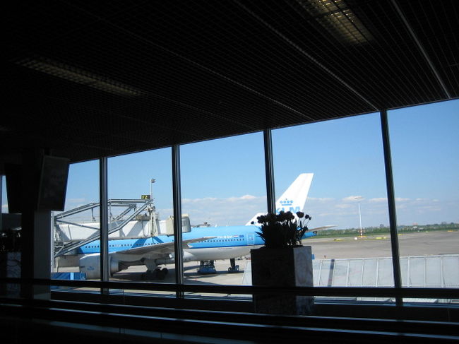 2011.5.3〜2011.5.9　オーストリア旅行記です。<br />KLM航空にて成田〜アムステルダム経由〜ウイーンに到着しました。