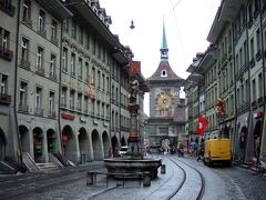 ２０１１年ドロミテ旅行　スイスの首都ベルンを雨の中の散策　ツーンから遊覧船で城めぐり