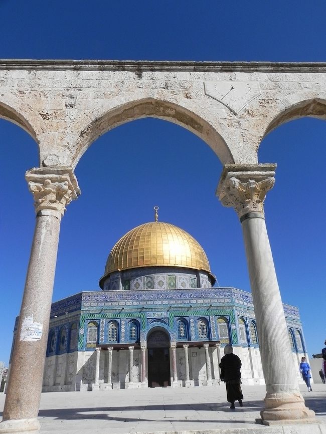 ３大宗教の聖地エルサレム昨日はキリスト教の聖地でしたが今日はイスラム教・ユダヤ教の聖地へ行きます。エルサレムといえば絶対に外せない場所！★８日目午前★神殿の丘・岩のドーム～嘆きの壁