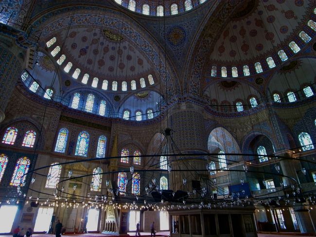 トルコを巡る旅、最終はイスタンブール3泊で〆ます。<br />移動が多い旅だったのでお疲れモード。<br /><br />そしてイスタンブールの渋滞と排気ガスとクラクションに嫌気がさす旦那。<br />険悪ムードただようイスタンブール編。<br />