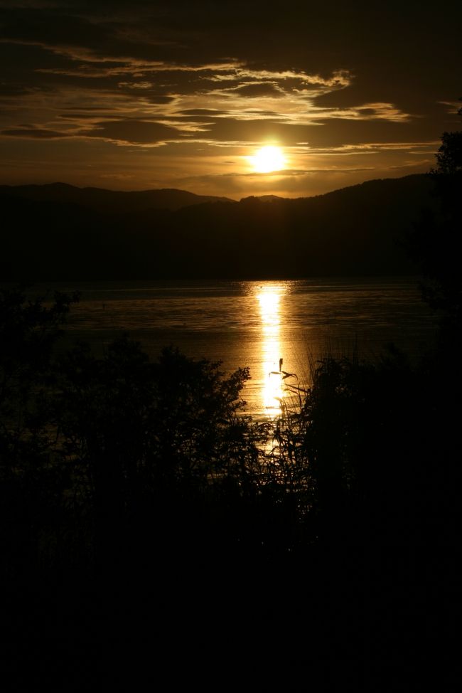 琵琶湖へと行って来ました。<br /><br />半週ほど回って来た事になるでしょうか。<br /><br />「気象庁」が近畿地方の「梅雨明け」を発表した日でした。<br /><br />　暑かった〜！！
