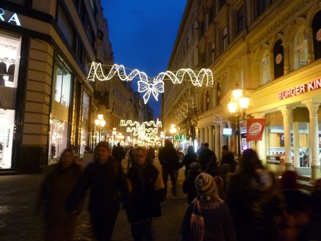 2010年のクリスマスの時季のブダペストの街の様子です。