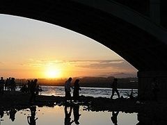 ★夏の北新疆（１０）伊寧（イーニン）にて　伊犁（イリ）河大橋の夕景