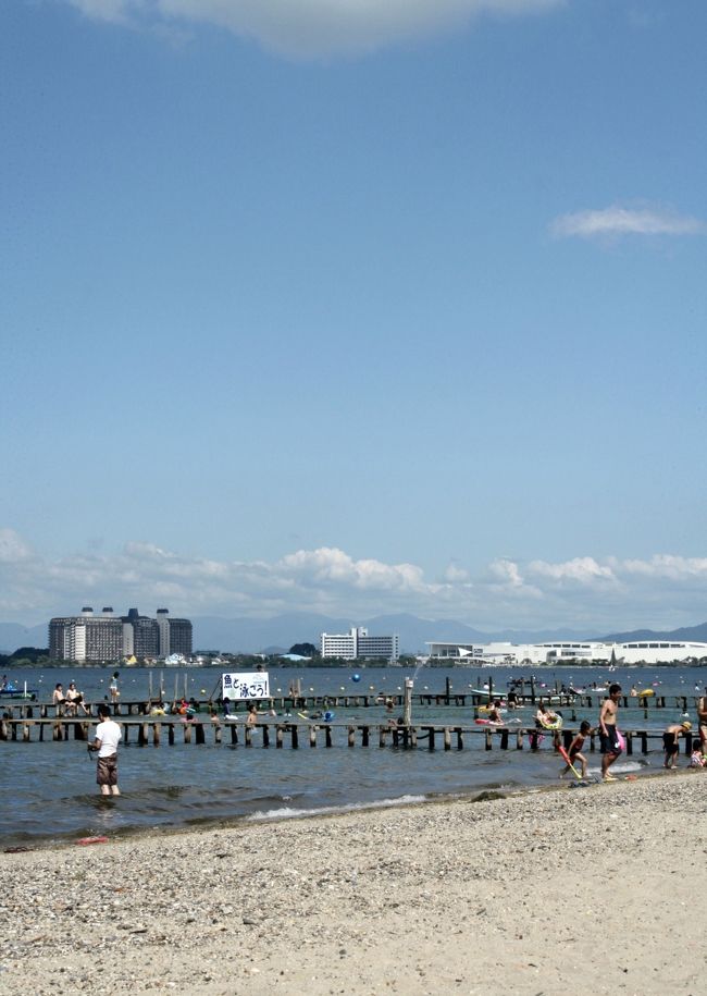 このところ、いつ梅雨明けしたんだ？<br />なんてことが多かったですが、今年は10日ほど早く明けました。<br /><br />ここ数年、海の日連休に泳ぎに行くぞ〜と決めている我が家。<br />海へ行きたかったのですが、時間を考えると地元しかない。<br />う〜ん、もう待ちきれないっ!!<br />ってことで行ってきました♪<br /><br />子どもの頃の思い出もあり、遠い所へ行かなきゃ綺麗じゃないって思い込んでいました。<br />ですが、皆さんの努力もあり整備されていることを知りました。<br />地元のいいトコ再発見。