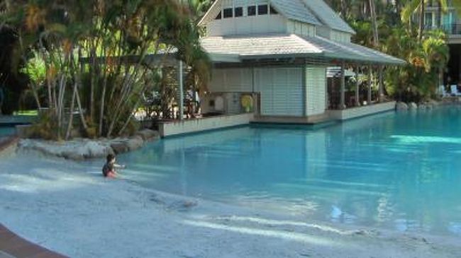 旅行記②の続き。<br /><br />宿泊情報：<br />18/07/2011 &gt; 22/07/2011<br />Novotel Cairns Oasis Resort<br />http://www.novotelcairnsresort.com.au/<br />