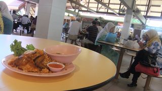 シンガポール旅行記 3-5 ゲイランセライマーケットで昼飯