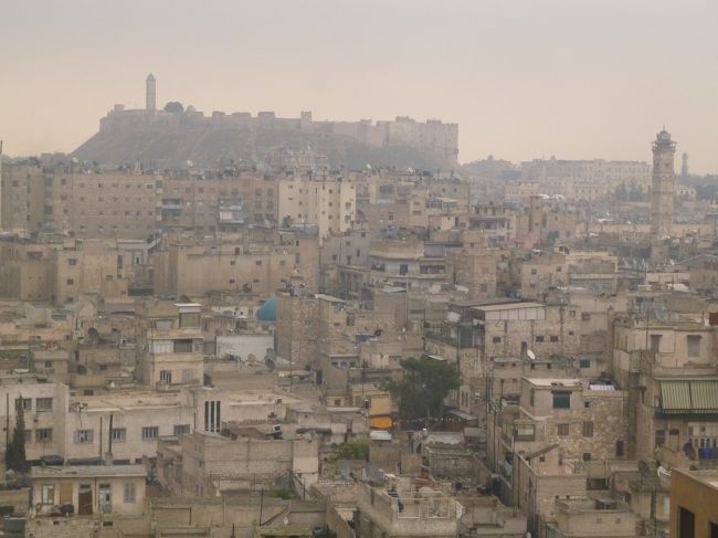 恐る恐るシリアに入国。まずはアレッポから。古い街並みがなんともエキゾチックです。