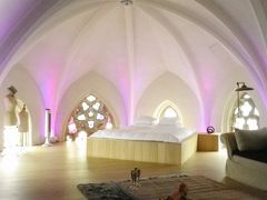 結婚記念旅行 第2弾 「聖堂に泊まる聖なる1日＆コルトレイクの街歩き」/Belgium