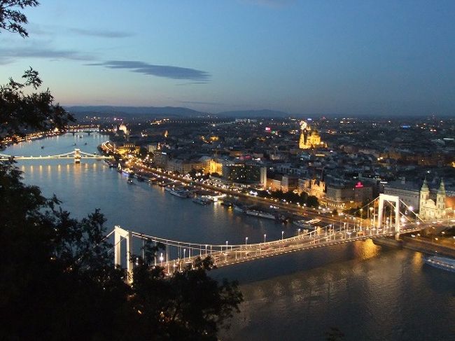 中欧一人旅 3 ブダペストで夜景を見る ブダペスト ハンガリー の旅行記 ブログ By Mamezoさん フォートラベル