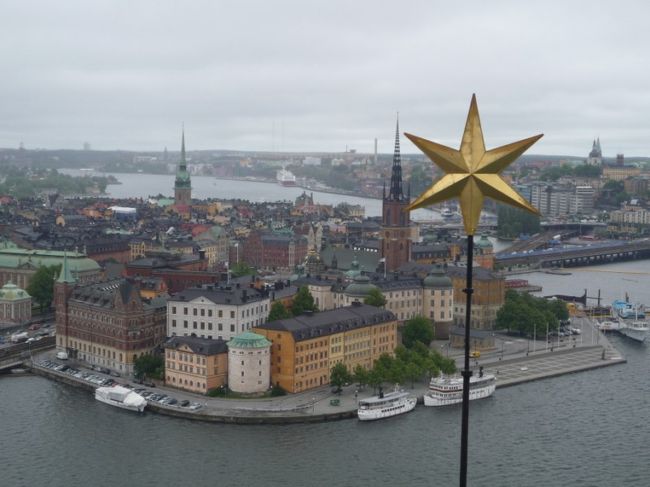 Swedenの友人を訪ねて夏休みにStockholmとDenmark, Copenhagenへ行ってきました！滞在したのはUppsala。日程はStockholm４泊、 Copenhagen３泊です。Stockholmは思ったよりも大きくてモダンで都会なイメージ！かわいい&amp;シンプル&amp;機能的なものがいっぱい！！街の雰囲気が初めての北欧とは思えないほど、自分にしっくりきて、住みたくなってしまいました。<br />CopenhagenはStockholmよりも街全体はこじんまりですが、慌ただしい？活気がある感じでした。<br />でも短期間で２ヶ国周遊できたので、違いが分かった気がします。<br />どちらが好きかは行ってからのお楽しみ♪<br /><br />Denmark版はこちら↓<br />http://4travel.jp/traveler/swedenlover/album/10589579/
