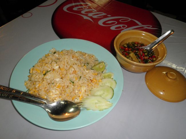 ソウルから　帰国した２日後、ドバイへ向かいました。バンコクはその経由地です。往路、復路とも１泊ずつしました。小遣いはドバイのために、バンコクでは徹底的に節約です。そのため、全食屋台を利用したのでよかったらご覧ください。本当においしかた。