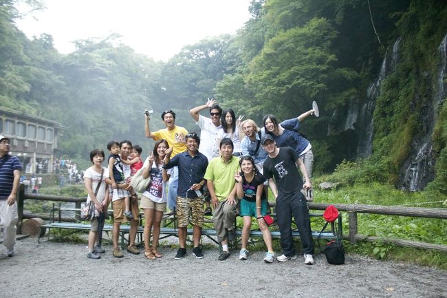 外国人旅行者たちと一緒に、親睦を目的にした旅行をしました。 <br /><br /><br />【旅程】 <br /><br />・8月13日：茶道体験・温泉（静岡） <br />・8月14日：富士山観光（静岡） <br />・8月15日：静岡親睦会 <br /><br />【参加旅行者】 <br />・Roberto &amp; Maria jose（チリ）<br />・Matthieu（フランス）<br /><br /><br />