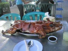 バンコクで最近食べたメシです　新規は子ブタ丸焼き！