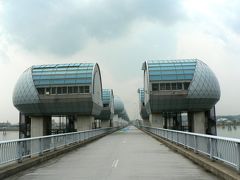 日本の旅　伊勢湾周辺を歩く　三重県桑名市の長良川河口堰（ながらがわかこうぜき）周辺