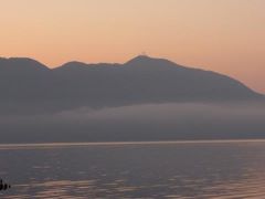 涼を求めて北海道【074】日の出前深呼吸すると支笏湖の清澄さが肺を射る