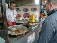 イスタンブールの魚市場にある食堂街　＠カラキョイ