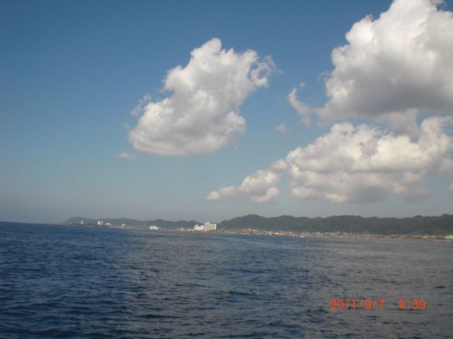 秋海解禁<br />青物・赤魚<br />黄色にオレンジは無いけど<br />多種多彩秋海解禁です<br />それと同時に台風シーズンですね<br />なかなか出船できませんが<br />出たとき写真アップしていきます<br />