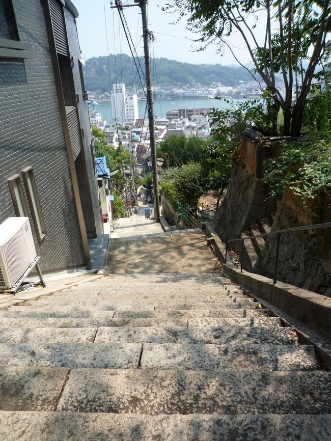 18きっぷで一人旅、2回目の行き先は尾道にしました。<br />広島は広島市内しか行ったことがなかったのでわくわくです。<br />猛暑の中歩いてきました。<br />