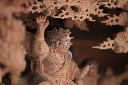 戦国絵巻など精緻な彫刻で飾られた動く芸術 「2011 岸和田だんじり祭