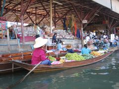 タイ　バンコク近郊　水上マーケット