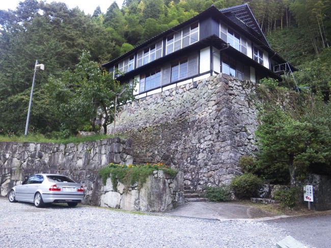 岡山県の温泉に行きました。<br /><br />一日目は米子自動車道｛湯原IC｝でおりて、郷禄温泉に行きました。<br /><br />郷禄温泉は郷禄餡しかないぞ〜