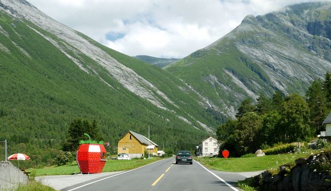 2011.7ノルウエーフィヨルド地帯1300ｋｍドライブ11-Norddalsfjorden EidsdalenからLingeへのフェリー