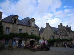 ブルターニュの旅　　美しい村と教会の愛しき聖人たち Locronan(ロクロナン)