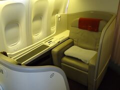 JAL B777-300ER ファーストクラス "SUITE"搭乗記・成田‐ジャカルタ（JL725) / Review: Japan Airlines(JAL) B777-300ER First Class Tokyo-Jakarta