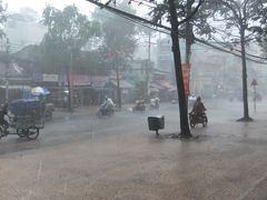 ベトナム旅行記 2-4 どしゃ降りのチョロンで雨宿り