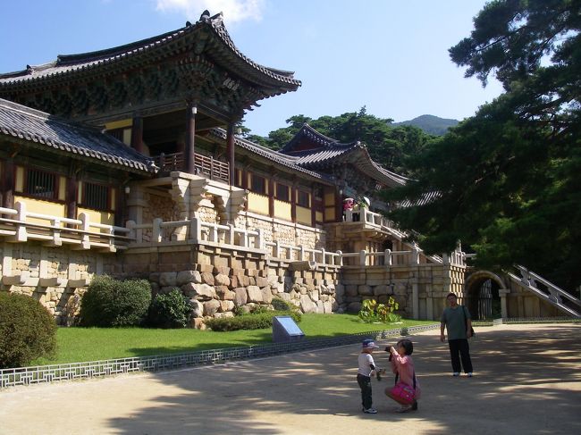 ２９ヶ所目の世界遺産はまたも韓国。慶州にある「石窟庵と仏国寺」に行ってきました。今回はそのうち前半の仏国寺についてレポートしたいと思います。