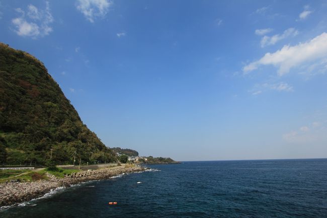 　今年最後のＩＺＵ　ＤＩＶＩＮＧのつもりで、気合いを入れて２日間潜ることに。ということで、予約を入れたのが９月上旬。<br /><br />　が、富戸に行く数日前、久々にお店のＨＰをみたら、スーパーガイド村井さんのお別れパーティーをやるらしい(@_@)寝耳に水だし。。。初めてのお泊りでこんな偶然にビックリしながらも行ってきました。<br /><br />　今回利用したダイブセンター<br />　スキューバプロショップ富戸<br />　http://www.scubapro-shop.co.jp/<br /><br />　<br />　今回利用宿<br />　スキューバプロショップ富戸クラブハウス