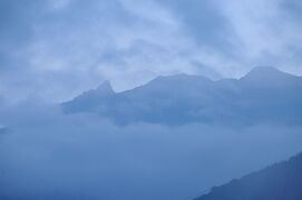 濁り湯と霧と恥じらう山と【３】～平湯大滝と山のホテル～