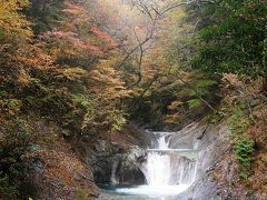 紅葉の西沢渓谷を歩く